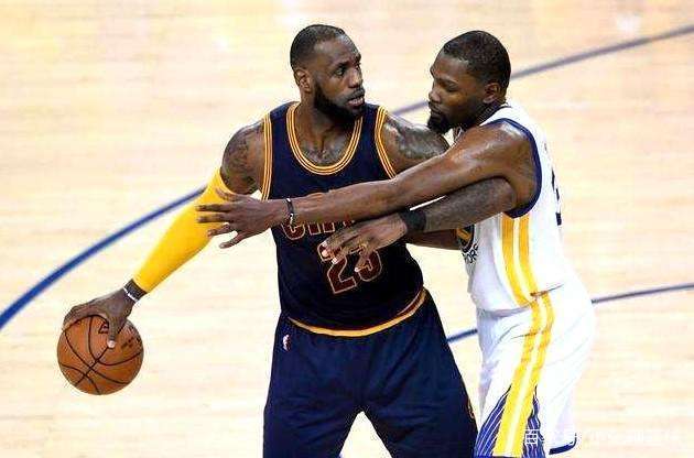 再次相见！穆勒生涯对阵梅西共计7胜3负，并留下诸多名场面（再度相逢！穆勒生涯对梅西7胜3负，名场面频出）