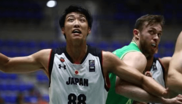 半场战报：维罗纳2-0亚特兰大，焦瓦内、拉菲克-贝尔加利破门（半场快讯：维罗纳2比0领先亚特兰大，焦瓦内与拉菲克-贝尔加利建功）