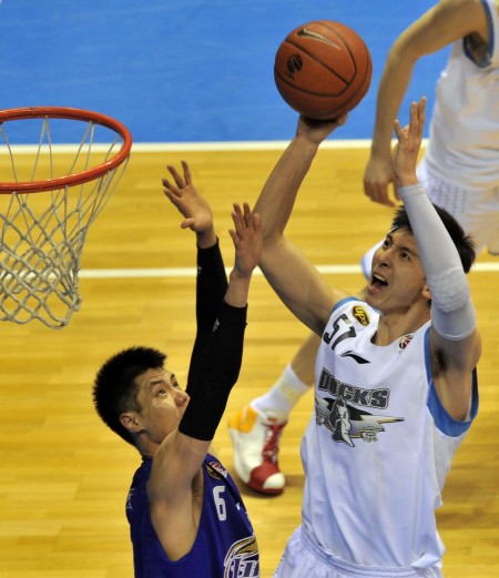 于汉超退役后加入申花教练组，毛剑卿：这是对球员最大的褒奖（退役转身入申花教练组，毛剑卿：于汉超获球员最高褒奖）